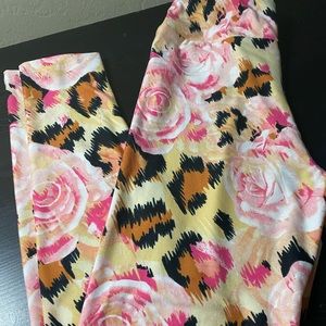 Lularoe NWOT Tween Leggings- Leopard & Roses